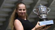Jelena Ostapenko accueillie chaleureusement à son retour en Lettonie Jelena Ostapenko accueillie chaleureusement à son retour en Lettonie