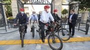 Avec ses vélos orange, Téhéran se rêve en Amsterdam de montagne Avec ses vélos orange, Téhéran se rêve en Amsterdam de montagne
