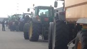 Les agriculteurs bloquent le centre logistique régional de Lidl à Courcelles. Les agriculteurs bloquent le centre logistique régional de Lidl à Courcelles.