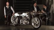 Un modèle impressionnant aux détails en argent en collaboration avec 2 joaillers anversois Un modèle impressionnant aux détails en argent en collaboration avec 2 joaillers anversois