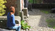 Ariane, assise dans le jardin du musée des Beaux-Arts de Mons Ariane, assise dans le jardin du musée des Beaux-Arts de Mons