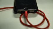 Les chargeurs et les batteries d’appareils mobiles présentent-ils de réels dangers pour l’utilisateur. Les chargeurs et les batteries d’appareils mobiles présentent-ils de réels dangers pour l’utilisateur.