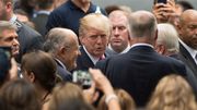 Les candidats à la présidentielle Hillary Clinton et Donald Trump assistaient à la cérémonie à Ground Zero à New York. Les candidats à la présidentielle Hillary Clinton et Donald Trump assistaient à la cérémonie à Ground Zero à New York.