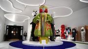 Des samouraïs aux Jedi, mille déclinaisons de kimono s'exposent à Londres Des samouraïs aux Jedi, mille déclinaisons de kimono s'exposent à Londres