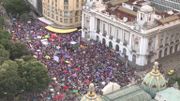 "Pas lui": des milliers de Brésiliens dans la rue contre Jair Bolsonaro "Pas lui": des milliers de Brésiliens dans la rue contre Jair Bolsonaro