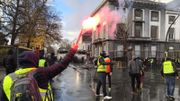 Gilets jaunes à Bruxelles: les autopompes entrent en action boulevard du Régent (photos et vidéos) Gilets jaunes à Bruxelles: les autopompes entrent en action boulevard du Régent (photos et vidéos)