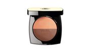 "Harmonie Poudre Belle Mine, Les Beiges" - Duo N°1 - Collection "Dans la lumière de l'été" par Chanel. "Harmonie Poudre Belle Mine, Les Beiges" - Duo N°1 - Collection "Dans la lumière de l'été" par Chanel.