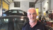 Philippe Brignon, le gérant d'un garage à Jambes, conseille de bien faire vérifier les niveaux et la pression des pneus comme toujours avant le départ en vacances. Mais aussi à cause de la chaleur. Philippe Brignon, le gérant d'un garage à Jambes, conseille de bien faire vérifier les niveaux et la pression des pneus comme toujours avant le départ en vacances. Mais aussi à cause de la chaleur.