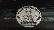 Sur plusieurs taxis présents, on peut voir ce stickers Sur plusieurs taxis présents, on peut voir ce stickers