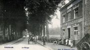 Le café "Chez Léonard", avec la "Laiterie des Trois Fontaines" au premier étage, en 1908. Le café "Chez Léonard", avec la "Laiterie des Trois Fontaines" au premier étage, en 1908.