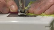 Selon les couturières, la confection d'un masque de qualité prend au moins dix à quinze minutes par exemplaires. Sans oublier les coûts des matières premières et autre électricité. Les marges sont donc minimes… quand il y en a Selon les couturières, la confection d'un masque de qualité prend au moins dix à quinze minutes par exemplaires. Sans oublier les coûts des matières premières et autre électricité. Les marges sont donc minimes… quand il y en a