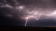 Avertissement orange: des orages plus puissants arrivent Avertissement orange: des orages plus puissants arrivent