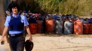 Des bonbonnes de gaz retrouvées lors de perquisitions à Alcanar, en Espagne après l'attentat de Barcelone, le 18 août 2017 Des bonbonnes de gaz retrouvées lors de perquisitions à Alcanar, en Espagne après l'attentat de Barcelone, le 18 août 2017