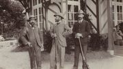 Les trois premiers du tir au pigeon vivant, avec Léon de Lunden au milieu Les trois premiers du tir au pigeon vivant, avec Léon de Lunden au milieu