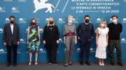 Le jury masqué de la Mostra 2020 : Nicola Lagioia, Joanna Hogg, Veronika Franz, Cate Blanchett, Matt Dillon, Ludivine Sagnier, et Christian Petzold Le jury masqué de la Mostra 2020 : Nicola Lagioia, Joanna Hogg, Veronika Franz, Cate Blanchett, Matt Dillon, Ludivine Sagnier, et Christian Petzold