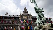 La statue de Brabo, à Anvers La statue de Brabo, à Anvers