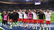 Les joueurs turcs ont refait le salut militaire après leur but Les joueurs turcs ont refait le salut militaire après leur but
