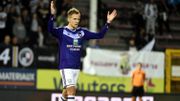 Lukasz Teodorczyk, double buteur à Charleroi, offre le titre à Anderlecht Lukasz Teodorczyk, double buteur à Charleroi, offre le titre à Anderlecht