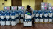 Il aura fallu 10 millions de fonctionnaire pour s'occuper de ces machines à voter. Il aura fallu 10 millions de fonctionnaire pour s'occuper de ces machines à voter.