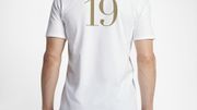 Nike fête la victoire de Federer à Wimbledon en proposant une série limitée Nike fête la victoire de Federer à Wimbledon en proposant une série limitée