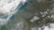La neige en Ardenne visible sur cette image satellite prise ce mercredi va contribuer à obtenir des températures nocturnes glaciales. La neige en Ardenne visible sur cette image satellite prise ce mercredi va contribuer à obtenir des températures nocturnes glaciales.