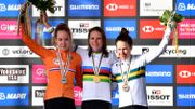 Annemiek van Vleuten a remporté la course en ligne des championnats du monde en 2019 à Harrogate. Annemiek van Vleuten a remporté la course en ligne des championnats du monde en 2019 à Harrogate.