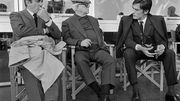 Lino Ventura, Jean Gabin et Alain Delon sur le tournage du film "Le Clan des Siciliens" en mars 1969 à Rome. Lino Ventura, Jean Gabin et Alain Delon sur le tournage du film "Le Clan des Siciliens" en mars 1969 à Rome.