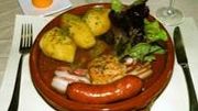 Découvrez "Les patates aux rousses", une recette typique de la cité des Baudets à Bertrix Découvrez "Les patates aux rousses", une recette typique de la cité des Baudets à Bertrix