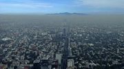 La couche de pollution sur la ville de Mexico La couche de pollution sur la ville de Mexico
