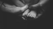 Des détails de l'enfant comme les pieds, les mains... Ou encore une photo en famille, le bébé seul, ... les parents choisissent les photos qu'ils désirent recevoir. Des détails de l'enfant comme les pieds, les mains... Ou encore une photo en famille, le bébé seul, ... les parents choisissent les photos qu'ils désirent recevoir.