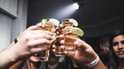 Abus d'alcool chez les jeunes: faut-il relever l'âge minimal? "C'est bloqué par le lobby de la bière" Abus d'alcool chez les jeunes: faut-il relever l'âge minimal? "C'est bloqué par le lobby de la bière"