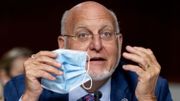 Le directeur des Centres de prévention et de lutte contre les maladies (CDC), Robert Redfield a estimé plus tôt dans la journée que la majorité des Américains ne pourraient pas bénéficier d'un vaccin avant "le deuxième ou troisième trimestre de 2021". Le directeur des Centres de prévention et de lutte contre les maladies (CDC), Robert Redfield a estimé plus tôt dans la journée que la majorité des Américains ne pourraient pas bénéficier d'un vaccin avant "le deuxième ou troisième trimestre de 2021".