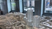 La maquette du projet "Loi 130" montre le prochain projet immobilier de la Commission, Rue de la Loi: 300.000 mètres carrés de bureaux dans les bâtiments translucides. La maquette du projet "Loi 130" montre le prochain projet immobilier de la Commission, Rue de la Loi: 300.000 mètres carrés de bureaux dans les bâtiments translucides.