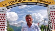 Bernard Thévenet sous l'arche installé en son honneur lors de l'arrivée du Tour de France 2015 à Pra Loup… là où le Français avait définitivement fait tomber Merckx de son piédestal quarante ans plus tôt. Bernard Thévenet sous l'arche installé en son honneur lors de l'arrivée du Tour de France 2015 à Pra Loup… là où le Français avait définitivement fait tomber Merckx de son piédestal quarante ans plus tôt.