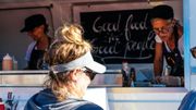 Avec leur food truck vegan, Daniela et Laurence veulent sensibiliser à la cause animale en servant des produits locaux préparés avec soin. Avec leur food truck vegan, Daniela et Laurence veulent sensibiliser à la cause animale en servant des produits locaux préparés avec soin.