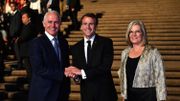 Emmanuel Macron suscite l'hilarité en remerciant "la délicieuse" épouse du Premier australien Emmanuel Macron suscite l'hilarité en remerciant "la délicieuse" épouse du Premier australien