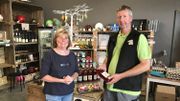 Pierre Lebrun et son épouse, producteurs de pommes et de poires à Piétrebais (Incourt) Pierre Lebrun et son épouse, producteurs de pommes et de poires à Piétrebais (Incourt)