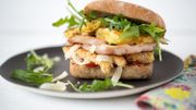 Recette : burgers de poulet au bacon, pommes paillassons Recette : burgers de poulet au bacon, pommes paillassons