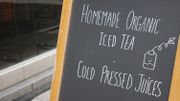 Dans un cadre cosy, on s'arrête pour prendre des vitamines Dans un cadre cosy, on s'arrête pour prendre des vitamines