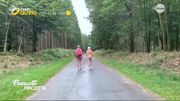 Se balader à poil dans les bois ? Notre journaliste a testé pour vous Se balader à poil dans les bois ? Notre journaliste a testé pour vous