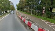 Une piste cyclable à la fin de l'autoroute E40 vers Bruxelles. Une piste cyclable à la fin de l'autoroute E40 vers Bruxelles.