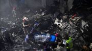 Pakistan: un avion de ligne, avec une centaine de passagers, s'écrase à Karachi sur un quartier résidentiel Pakistan: un avion de ligne, avec une centaine de passagers, s'écrase à Karachi sur un quartier résidentiel
