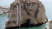 Les noms des Palestiniens décédés affichés sur un rocher à Beyrouth Les noms des Palestiniens décédés affichés sur un rocher à Beyrouth