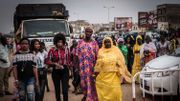 Par petit groupe, les femmes arrivent du quartier mais aussi des quatre coins de la capitale pour assister au rassemblement. Par petit groupe, les femmes arrivent du quartier mais aussi des quatre coins de la capitale pour assister au rassemblement.