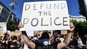 Le mouvement appelle à stopper les financements nationaux en faveur de la police. Le mouvement appelle à stopper les financements nationaux en faveur de la police.