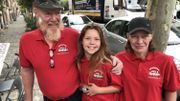 A 9 ans, Julie est presque la plus jeune membre de la confrérie. Une tradition qui se maintient dans sa famille puisque son grand-père en était déjà, et ses parents sont toujours présents avec elle A 9 ans, Julie est presque la plus jeune membre de la confrérie. Une tradition qui se maintient dans sa famille puisque son grand-père en était déjà, et ses parents sont toujours présents avec elle