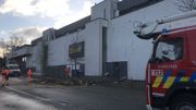 Un arbre est tombé sur la façade du magasin Club de Gerpinnes, causant de légers dégâts. Un arbre est tombé sur la façade du magasin Club de Gerpinnes, causant de légers dégâts.