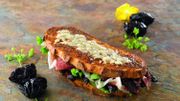Recette : Croque aux pruneaux et au jambon noir Recette : Croque aux pruneaux et au jambon noir