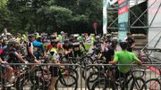 Succès de foule pour le premier BXL Tour avec 3000 cyclistes sur la ligne de départ Succès de foule pour le premier BXL Tour avec 3000 cyclistes sur la ligne de départ