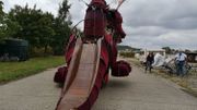 Huy: une femelle dragon de 12 mètres au Festival des arts de la rue Huy: une femelle dragon de 12 mètres au Festival des arts de la rue